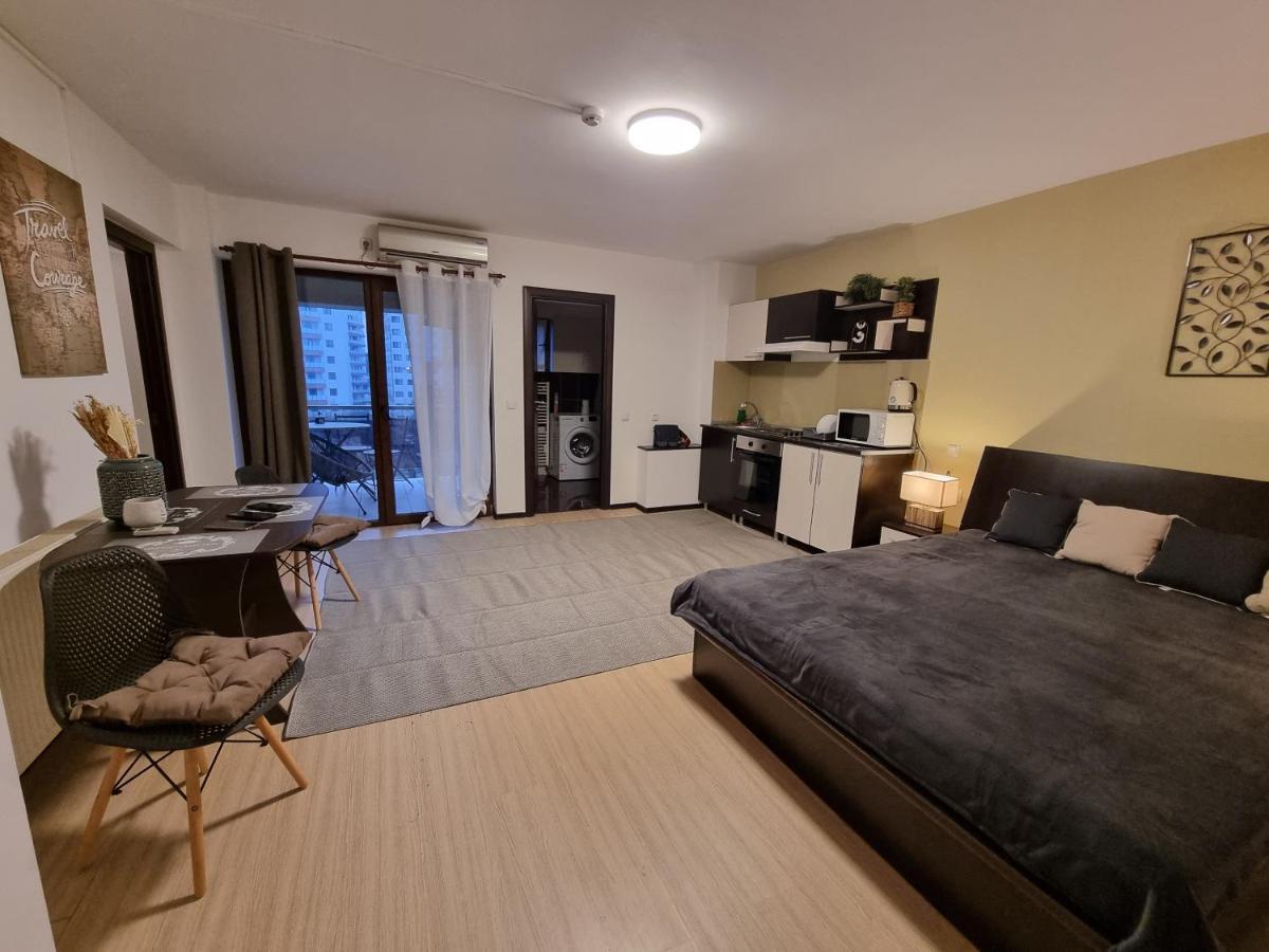 Lovely & Comfy, Central Apt In ヤシ エクステリア 写真